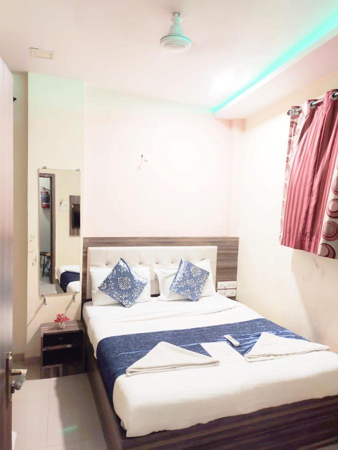 Hotel Golden Galaxy - Santacruz East Mumbai  Buitenkant foto