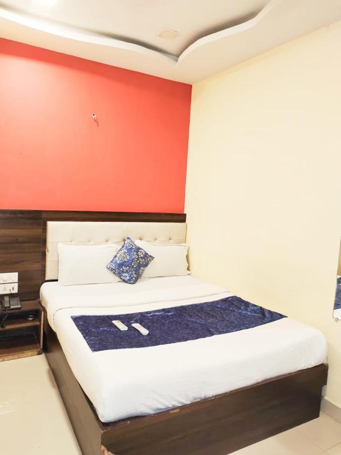 Hotel Golden Galaxy - Santacruz East Mumbai  Buitenkant foto