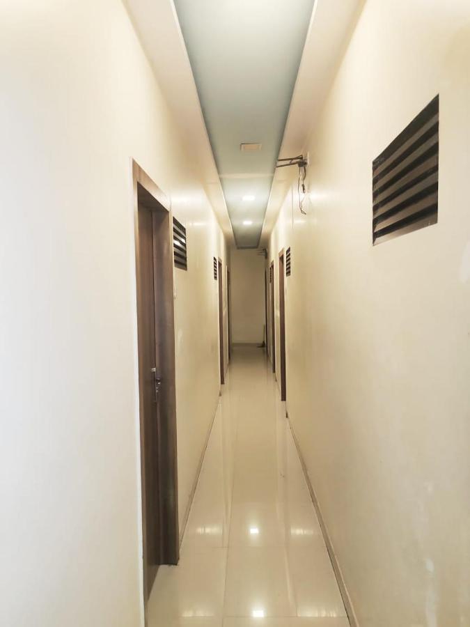 Hotel Golden Galaxy - Santacruz East Mumbai  Buitenkant foto